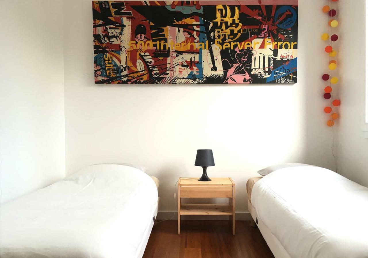 Art_Booking . . . By Benoit_B ดูแอ็งต์ ภายนอก รูปภาพ